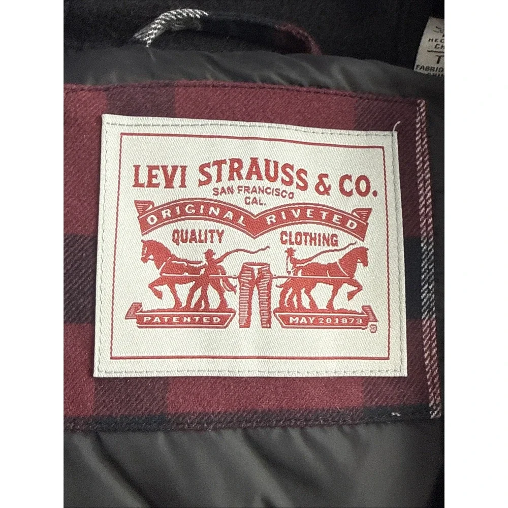 Levi's Quilted‎ Plaid Puffer Flannel Hooded Shacket Size XL Magenta Co
